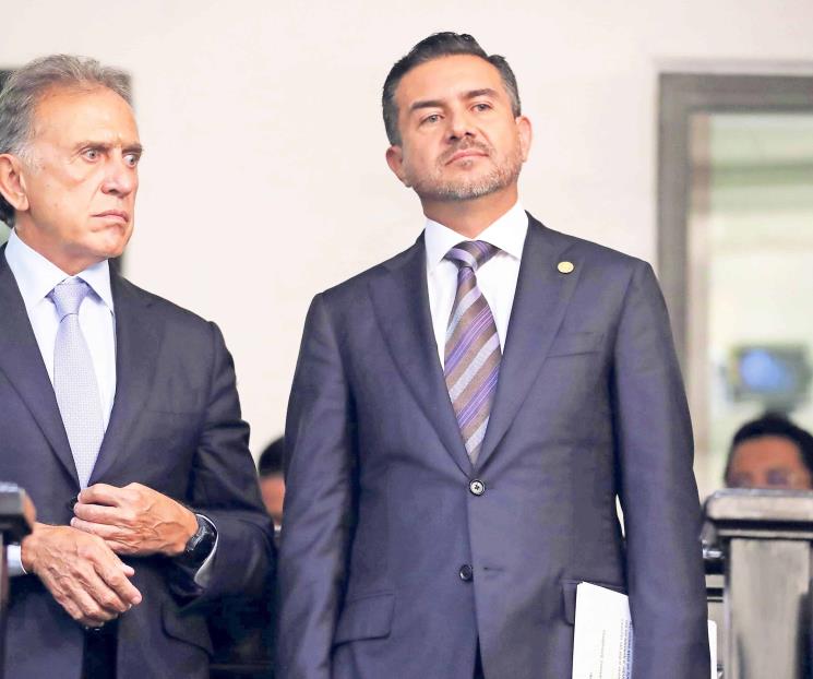 Va Yunes a favor de la reforma; emecista falta