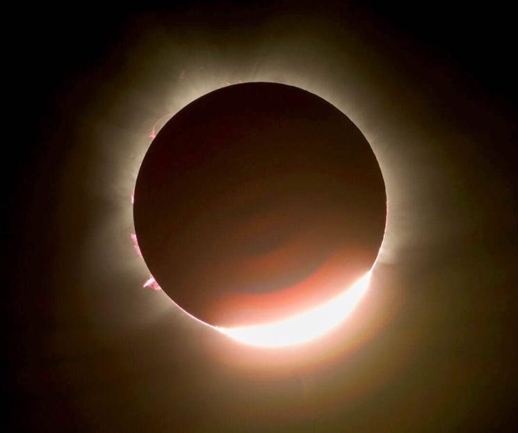 ¿Por qué se produce el eclipse lunar y qué tipos hay?