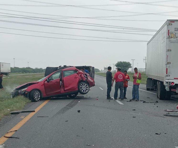 Pierde conductor brazo tras choque en Escobedo