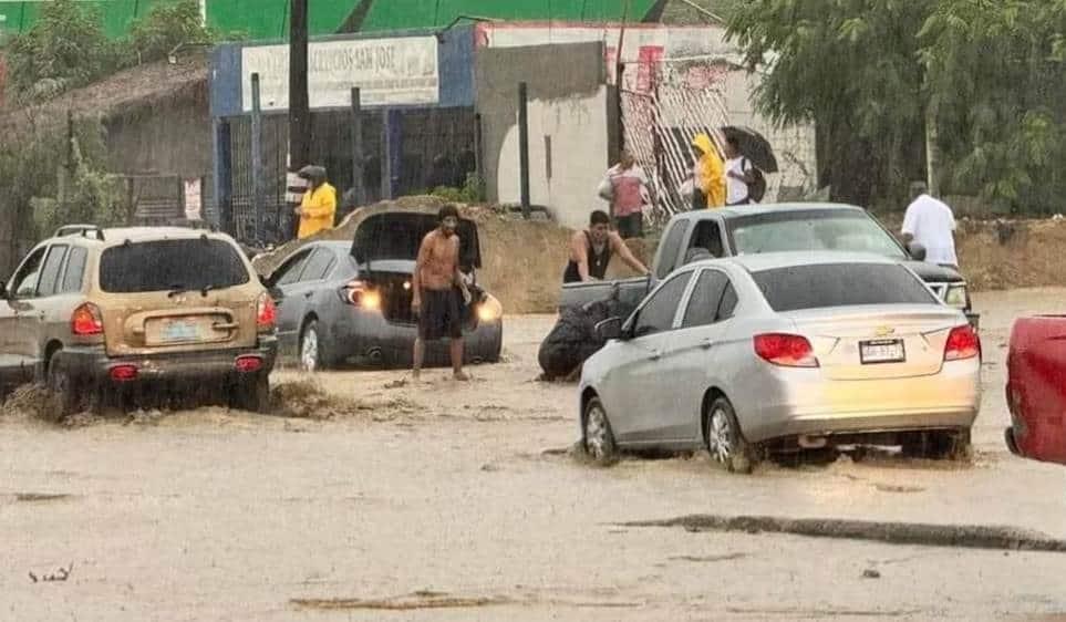 Tormenta tropical Ileana provoca inundaciones y deslaves en BCS