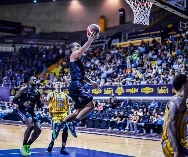 Fuerza Regia se mantiene en la cima