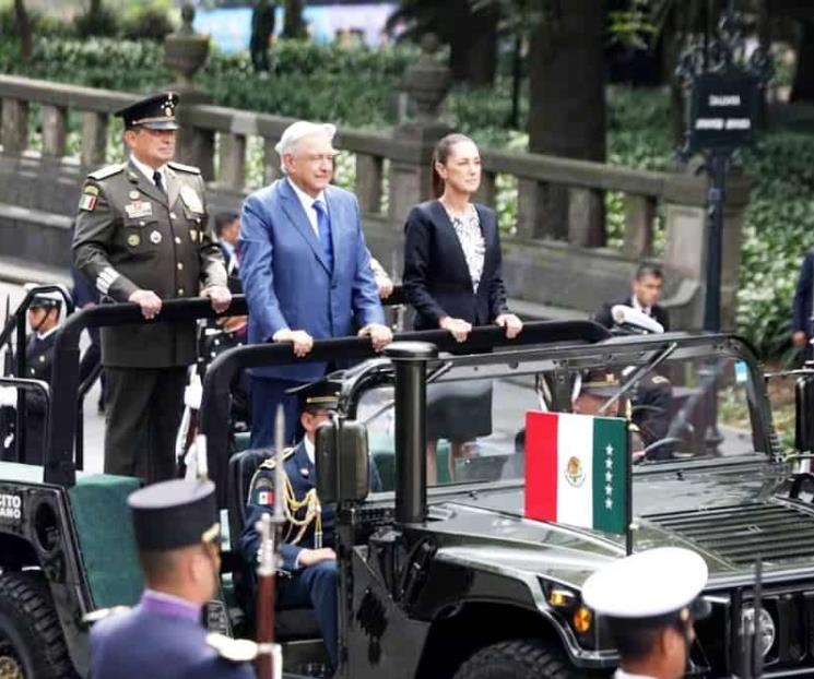 Celebran AMLO y Sheinbaum homenaje a los Niños Héroes