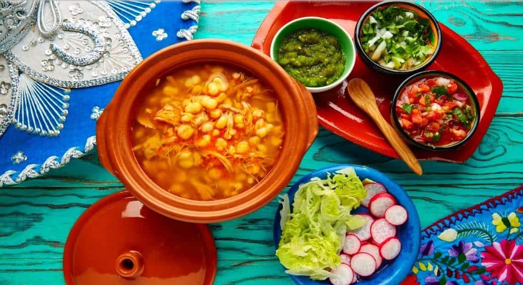 Pozole, platillo preferido por 82% de mexicanos en fiestas patrias