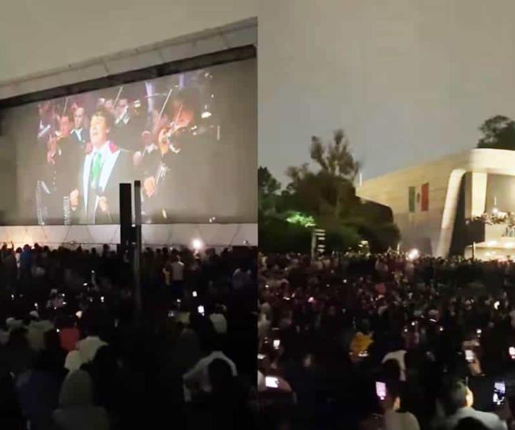 Abarrotan Cineteca Nacional para ver a Juan Gabriel