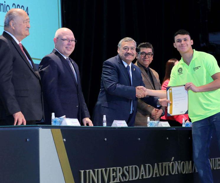 Reconoce UANL talento académico del nivel medio superior