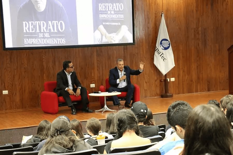 ¡Para jóvenes! 4 consejos para emprender, según autor internacional