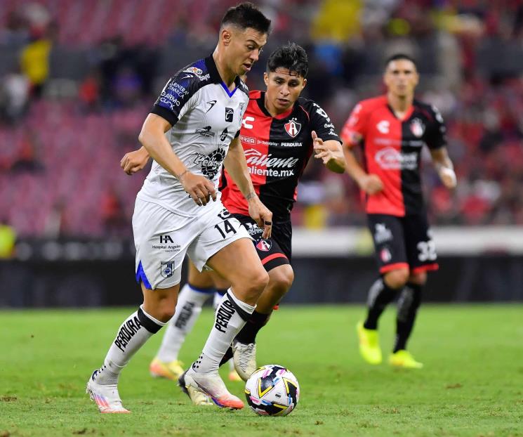 Gallos vence al Atlas