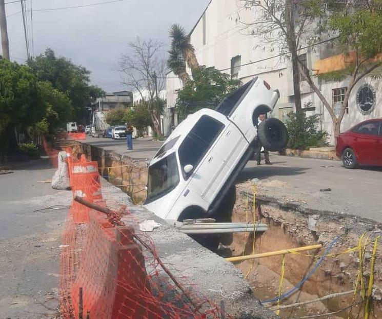 Cae a zanja sin señalamientos