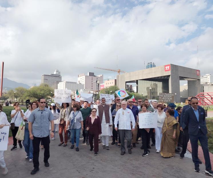 Encabezan Premios Nobel Marcha por la Paz