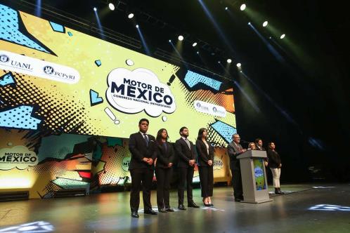 Inspiran a jóvenes a ser el motor de México