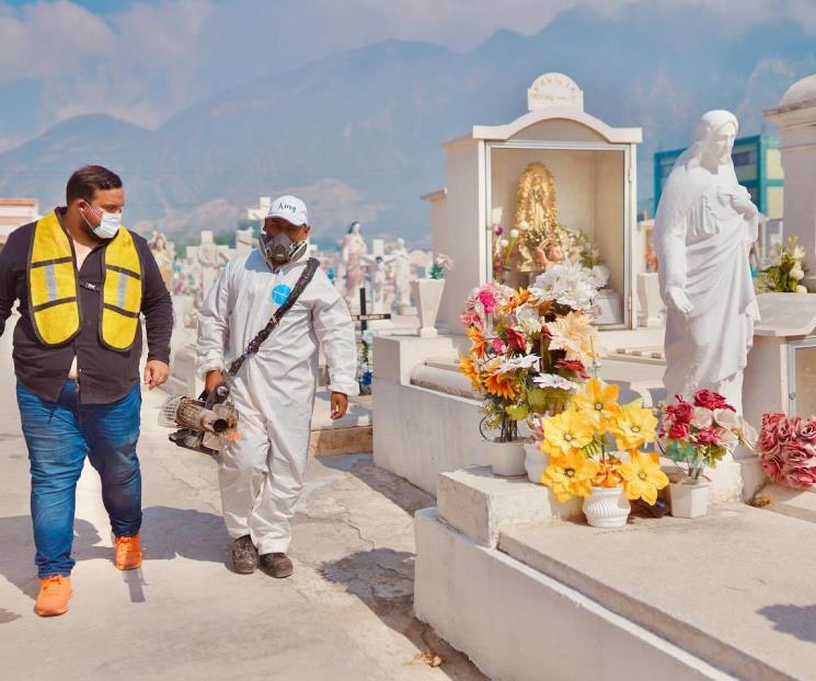 Se preparan en Santa Catarina para el Día de Muertos