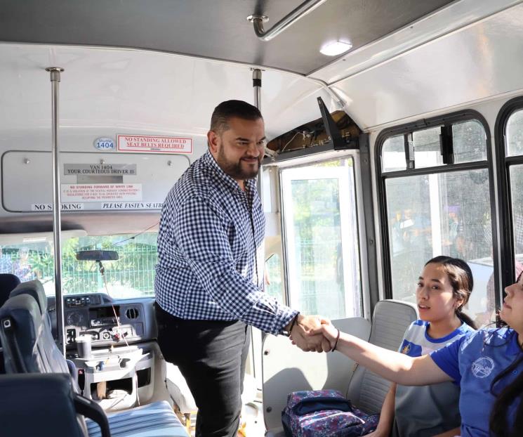 Anuncia ´El Cuate´ apoyos a estudiantes del Conalep y Prepa 12