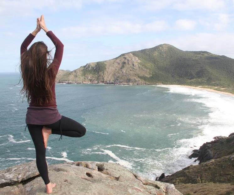 La postura de yoga que favorece la movilidad