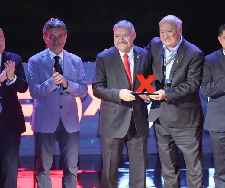 Viven estudiantes evolución de las ideas en el TEDxUANL 2024