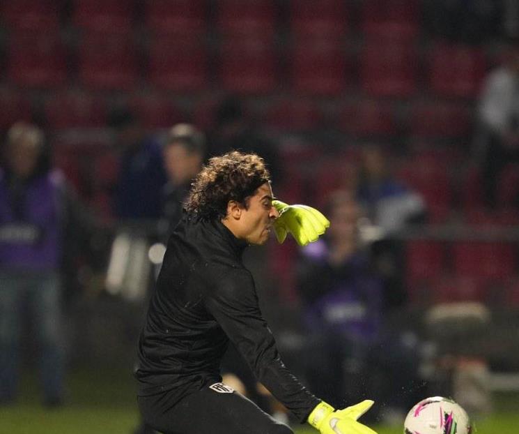 Recibe Memo Ochoa tres goles y pierde el AVS