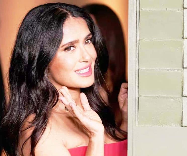 Revela Salma Hayek no tener prenupcial con su esposo